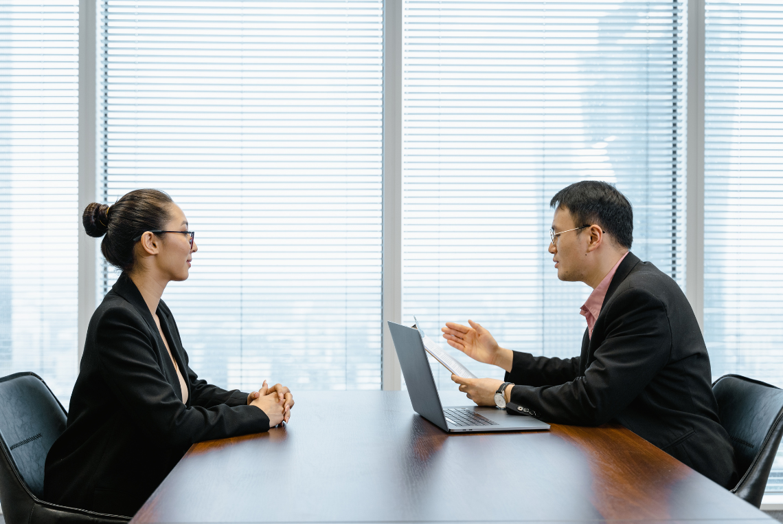 How to Introduce Yourself in a Face-To-Face Interview